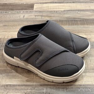 NWOT Fitville Marca slip on comfort diabetic shoes adjustable gray 10EW